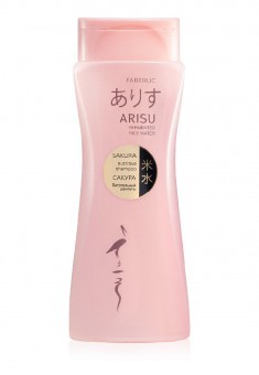Питательный шампунь Сакура для всех типов волос 